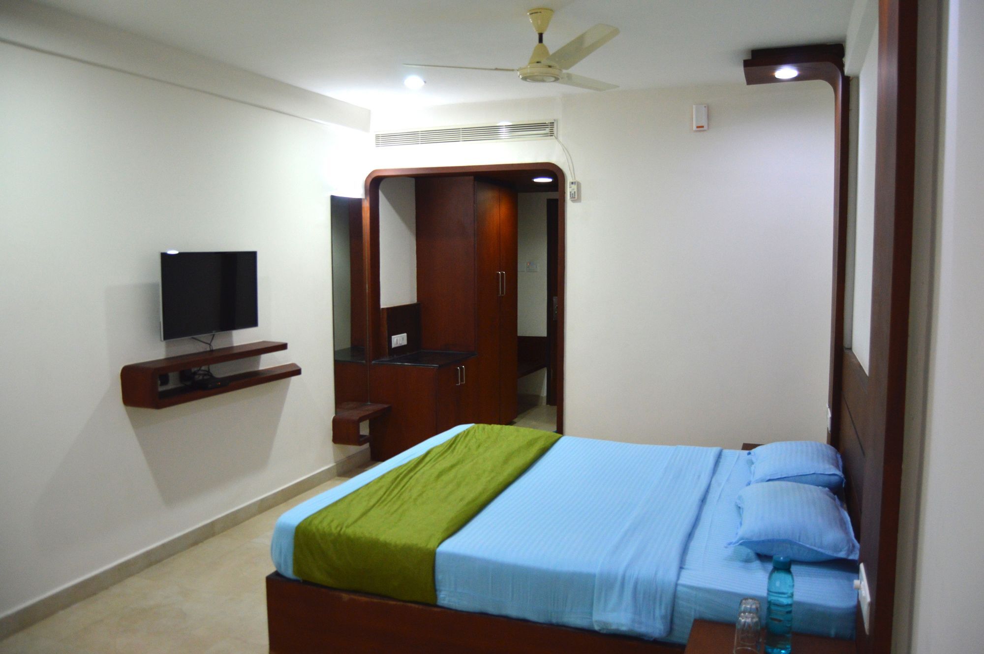 Vedanta Wake Up - Ernakulam North Station Hotel Kochi Exterior foto